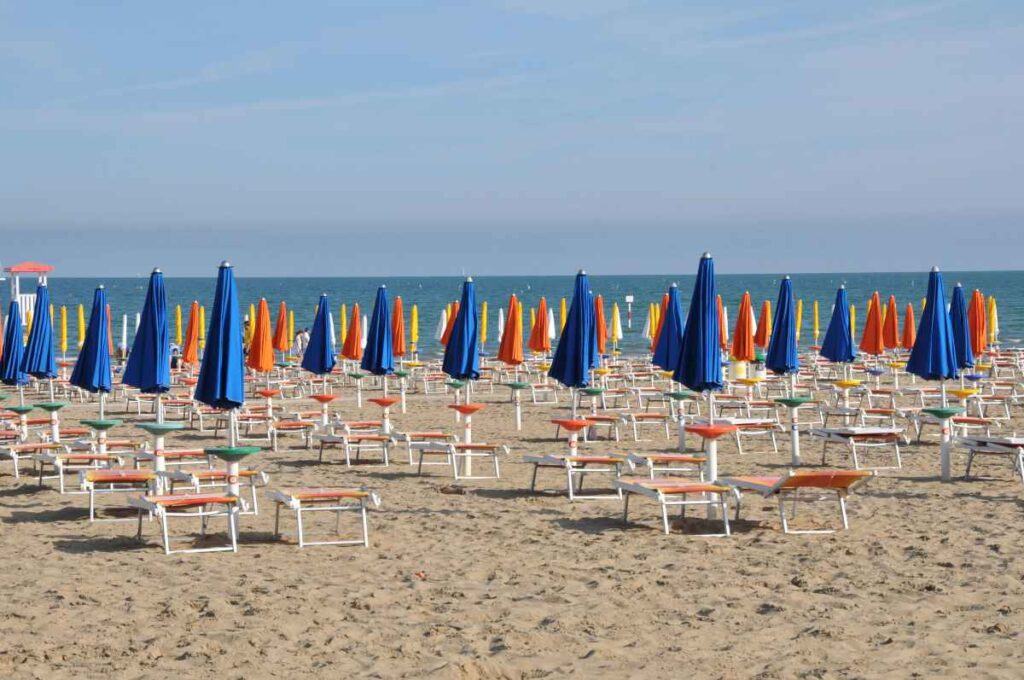 VACANZE, MILANO BATTE ROMA: È LA CITTÀ DEI VIAGGIATORI PIÙ SPENDACCIONI